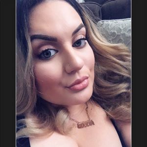 Meet your Posher, Alexis